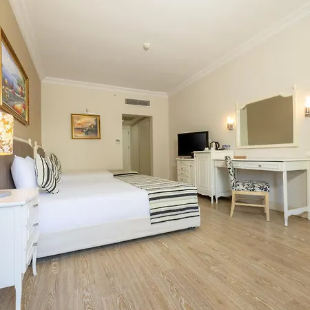 Resort Crystal Tat Golf & 5*